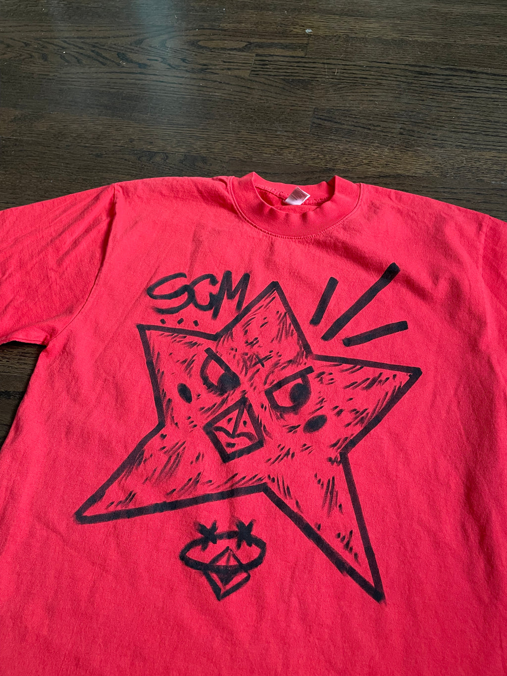 STRUCK FIT STAR T-shirt